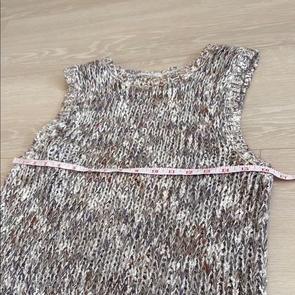 Sheridan Unique Inc. Will Vintage White and Gray Knitted Sleeveless Top - Picture 3 of 5